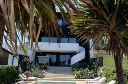 იყიდება ახალი გარემონტებული 9 ოთახიანი სახლი